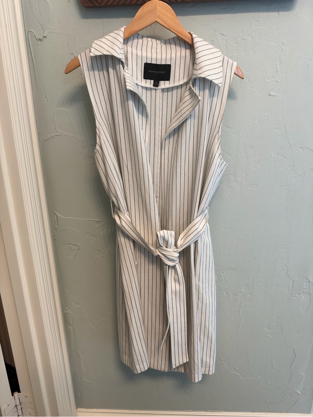 Banana Republic White Sleeveless dress jacket